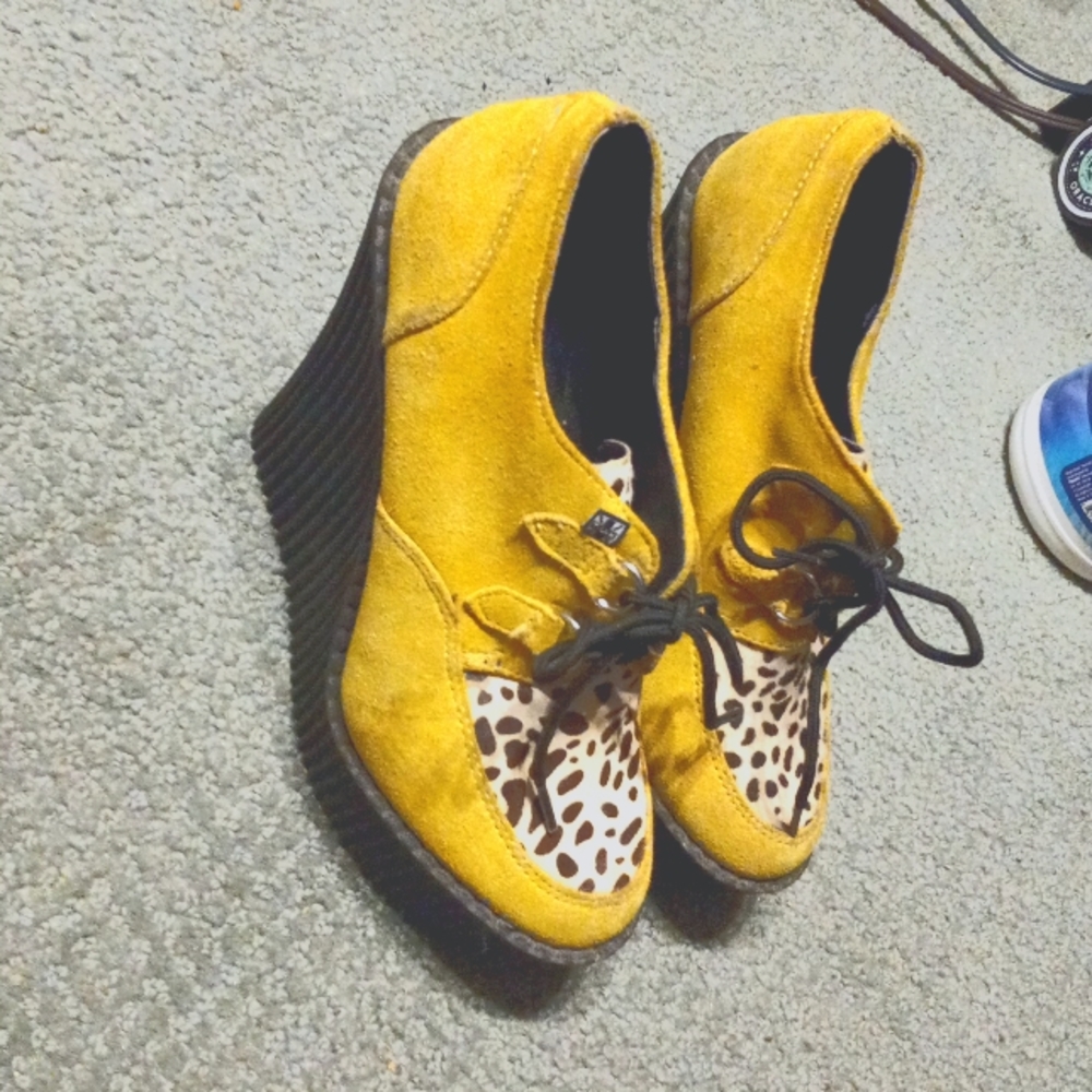 T.U.K. yellow suede and faux calf platform wedge creepers size 6